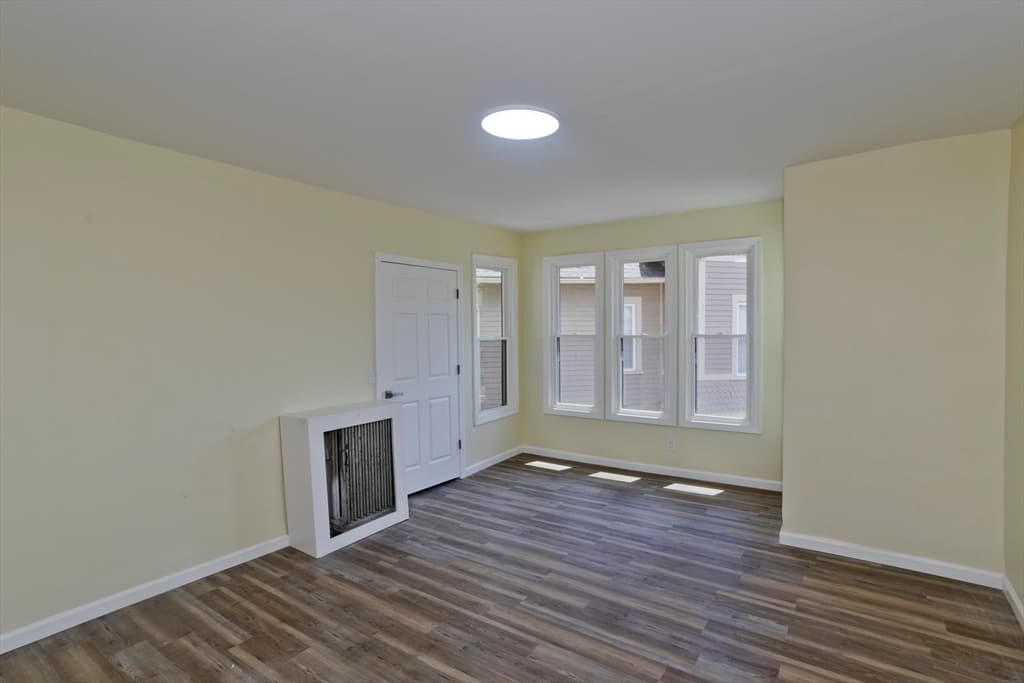 205 St James Ave, Springfield MA 01109 photo 16