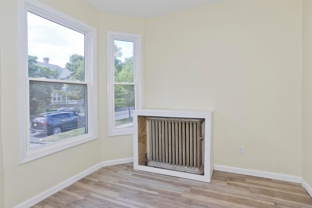 205 St James Ave, Springfield MA 01109 photo 26