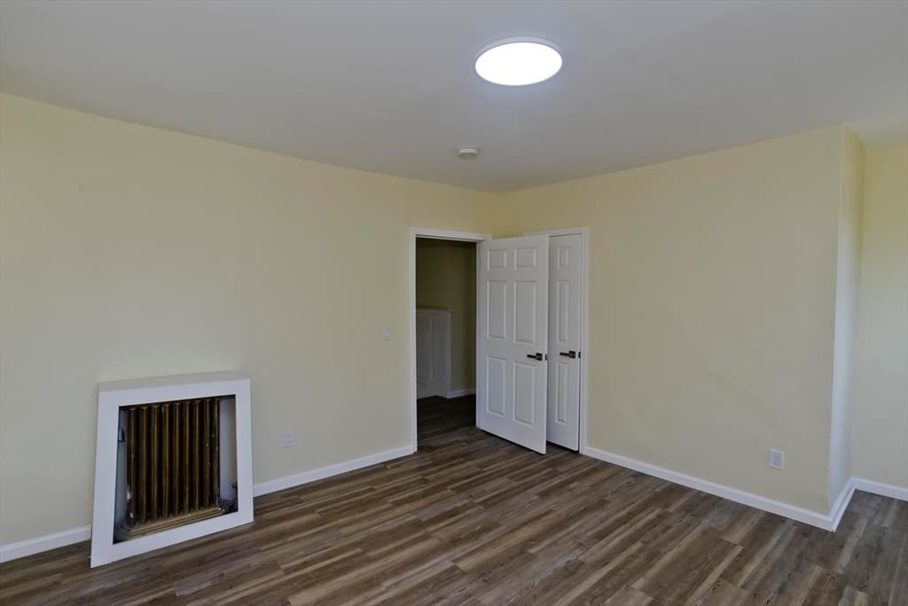 205 St James Ave, Springfield MA 01109 photo 18