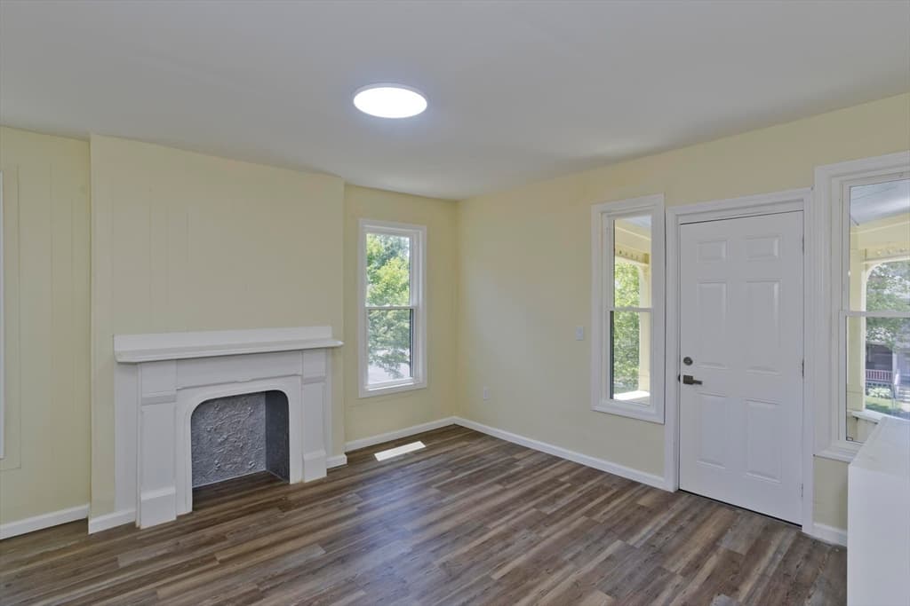 205 St James Ave, Springfield MA 01109 photo 19