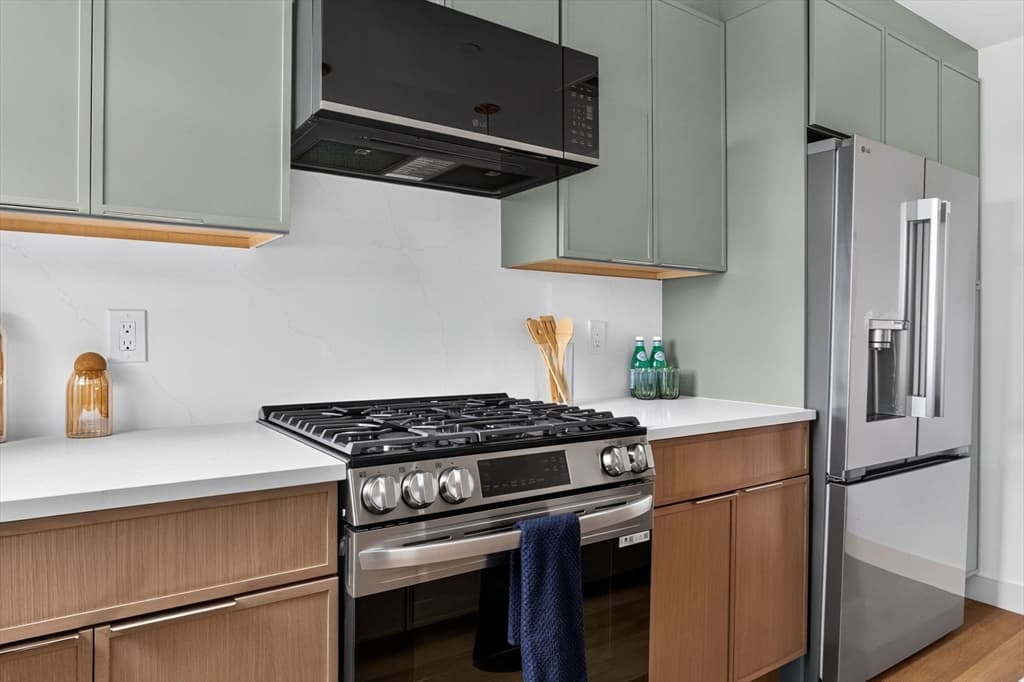 Condominium at 146 Jaques St # B, Somerville MA 02145, photo 7 of 20