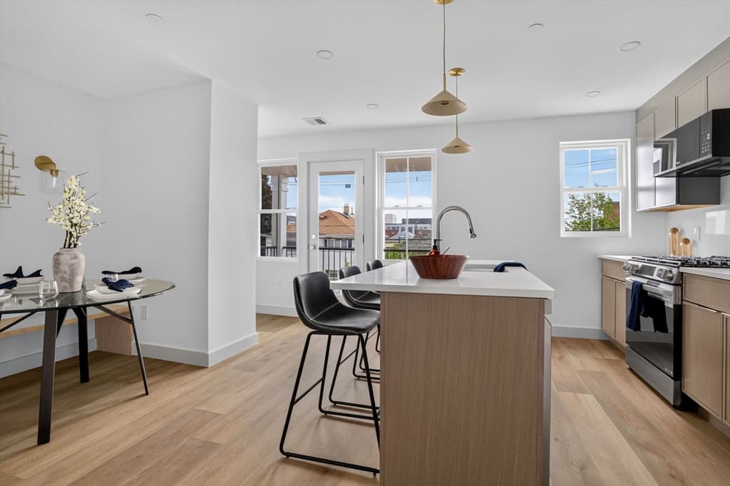 Condominium at 146 Jaques St # B, Somerville MA 02145, photo 3 of 20