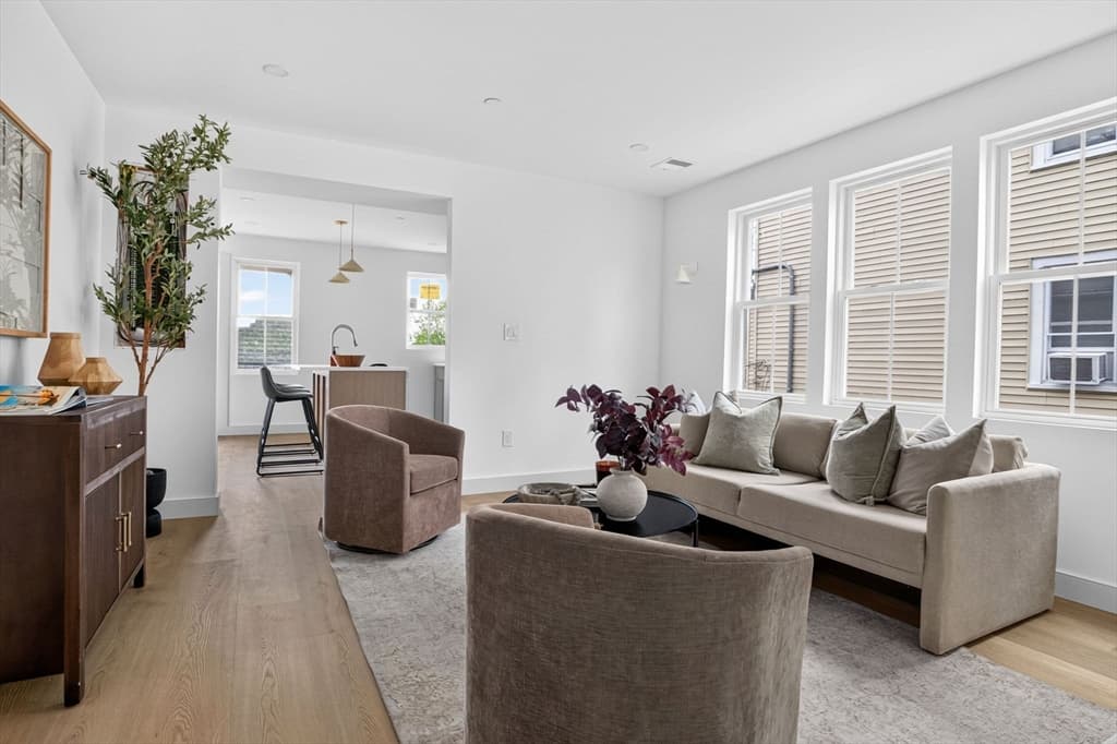 Condominium at 146 Jaques St # B, Somerville MA 02145, photo 9 of 20