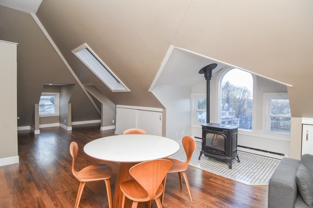 Condominium at 349 Beacon Street # D, Lowell MA 01850, photo 3 of 27