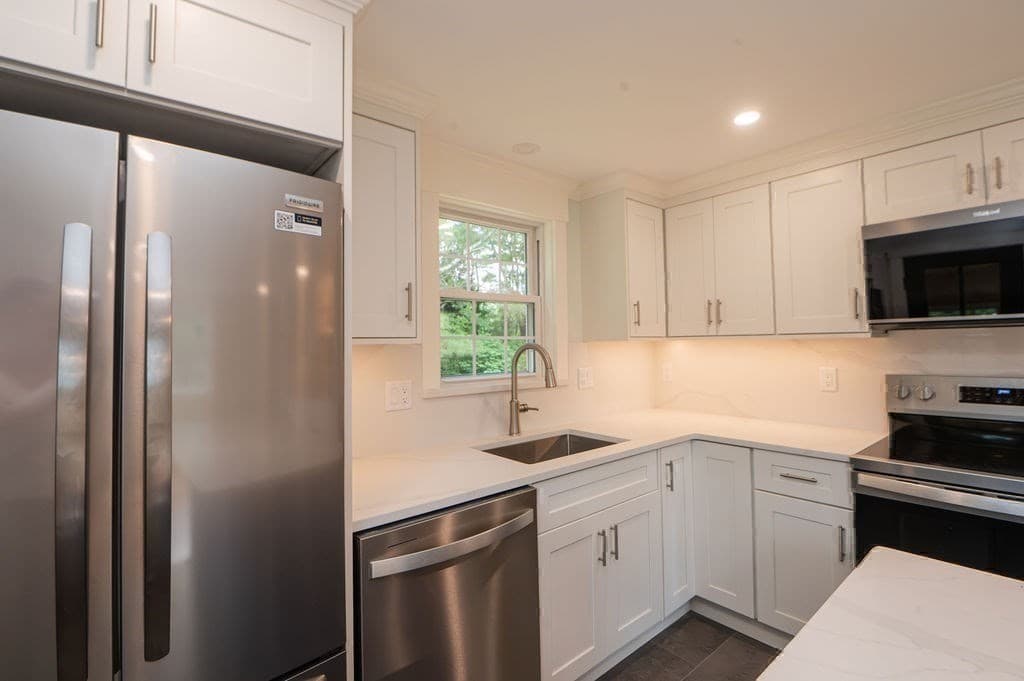 Single Family Residence at 14 Web Rd, Georgetown MA 01833, Georgetown, photo 8 of 41