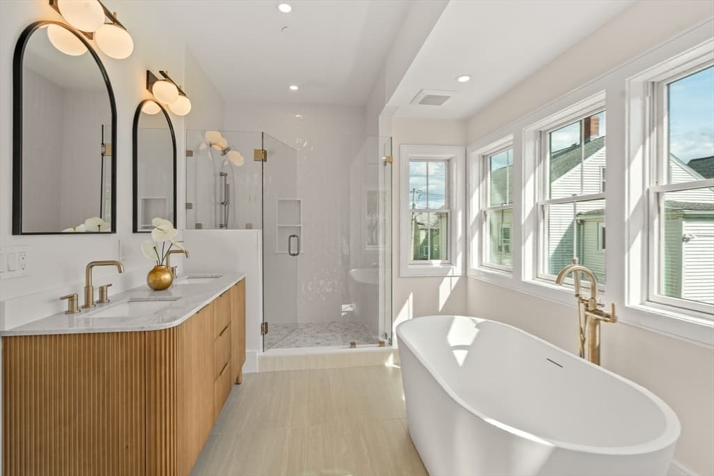 326 Lowell Street # 2, Somerville MA 02145 photo 6