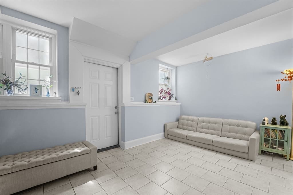 Condominium at 1 Lanark Rd # 7, Brookline MA 02445, Brookline, photo 12 of 22