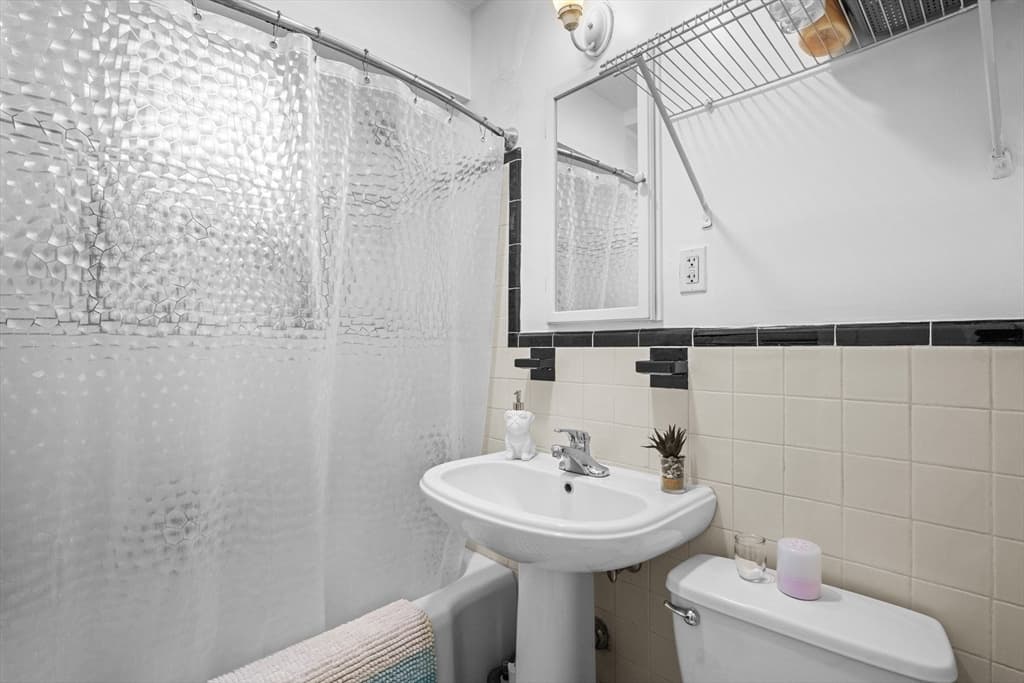 Condominium at 1 Lanark Rd # 7, Brookline MA 02445, Brookline, photo 19 of 22