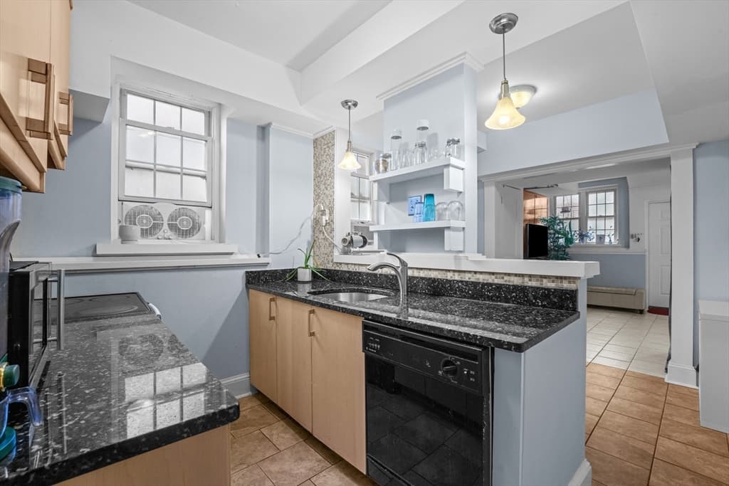 Condominium at 1 Lanark Rd # 7, Brookline MA 02445, Brookline, photo 8 of 22