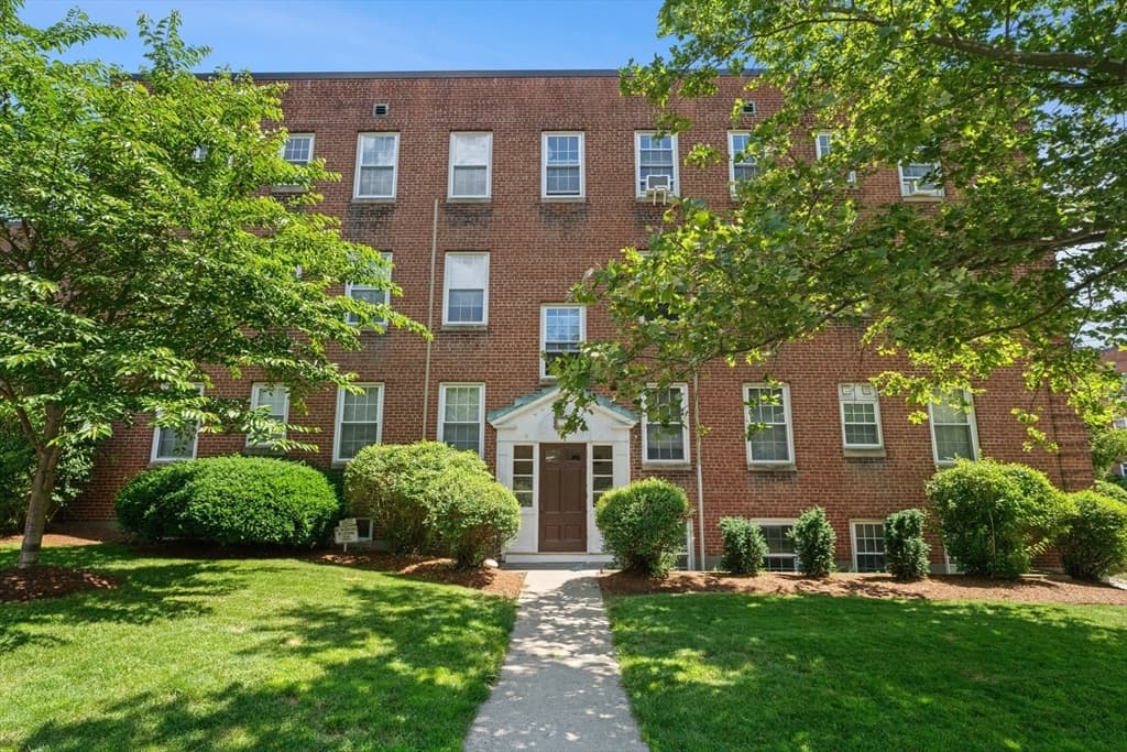 Condominium at 1 Lanark Rd # 7, Brookline MA 02445, Brookline, photo 21 of 22