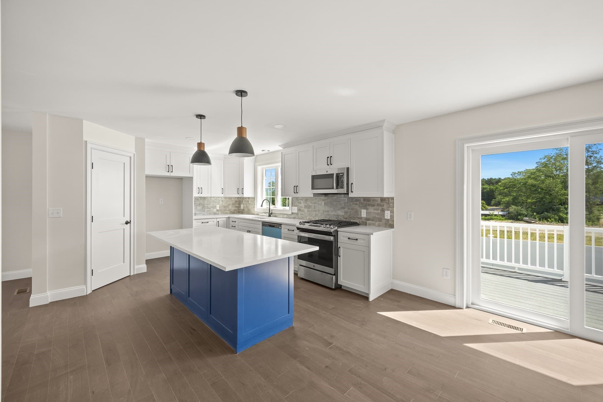 Single Family Residence at 3 Jasmine Way, Bridgewater MA 02324, photo 8 of 37