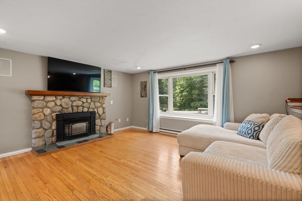 198 Lower Gore Rd, Webster MA 01570 photo 5