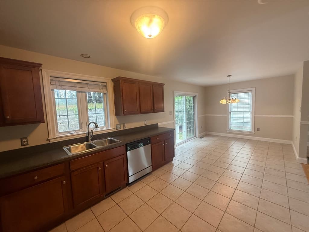 204 Center St # 9, Pembroke MA 02359 photo 5