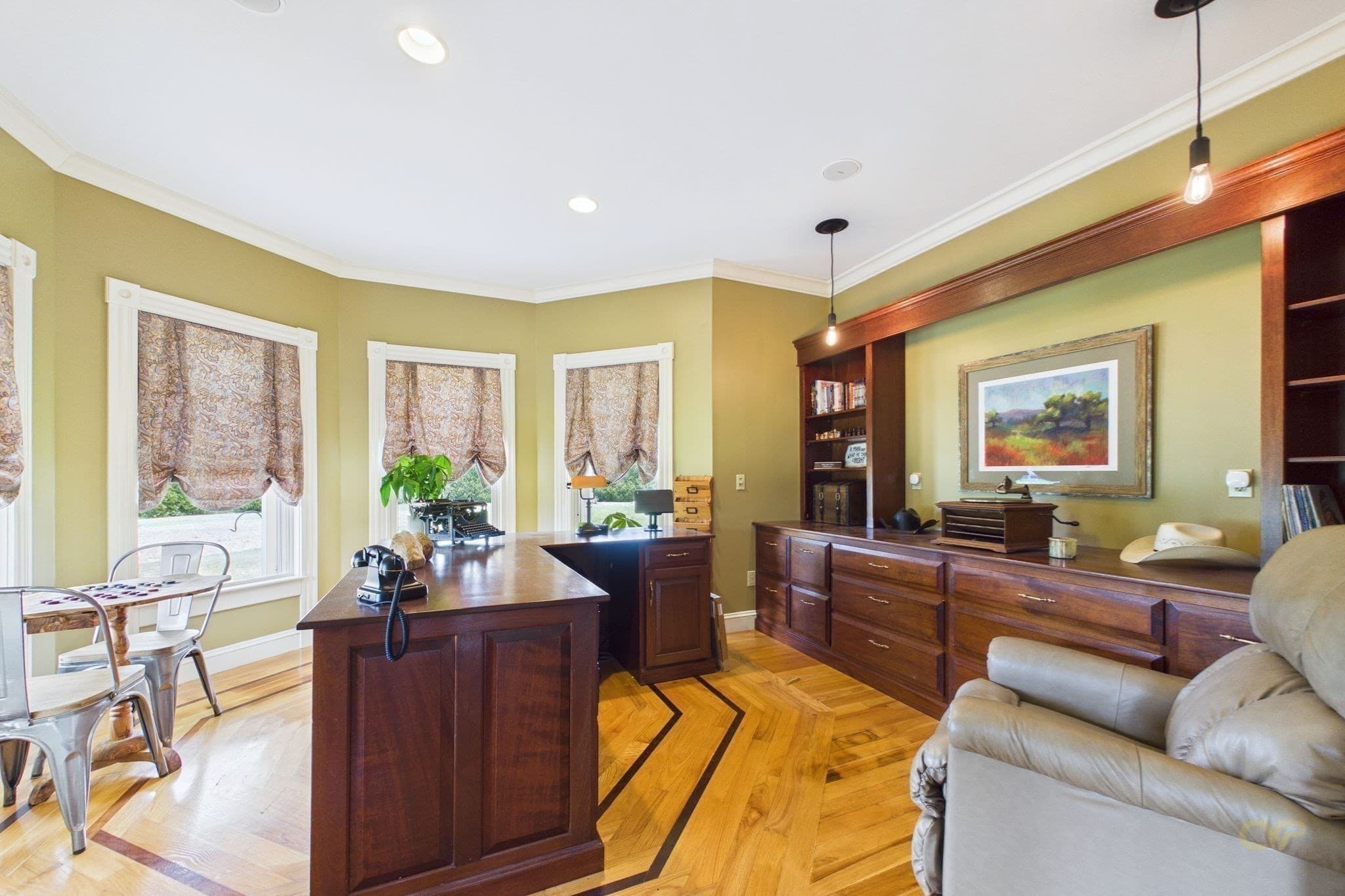 Equestrian at 545 Hazel St, Uxbridge MA 01569, photo 16 of 42