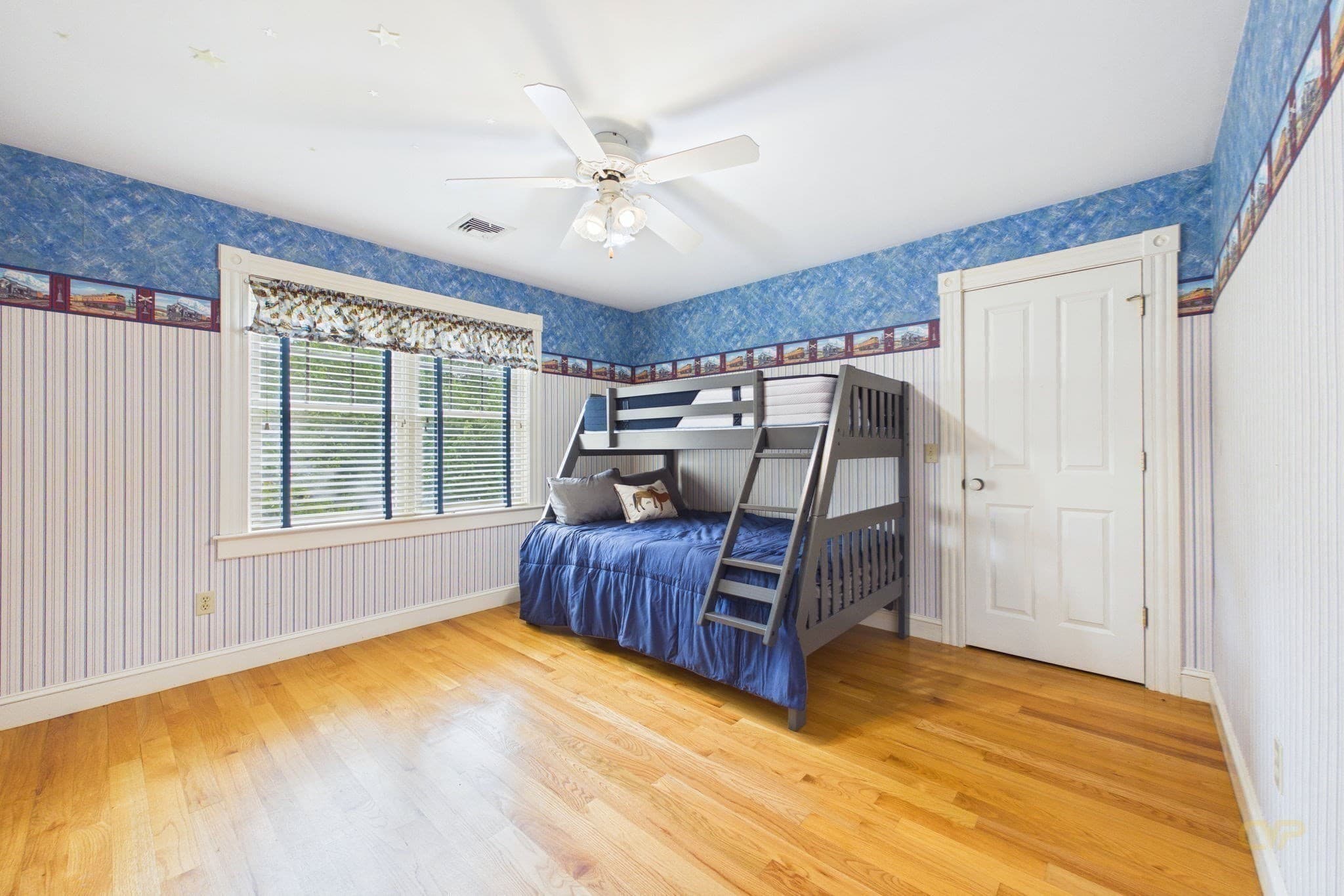Equestrian at 545 Hazel St, Uxbridge MA 01569, photo 29 of 42