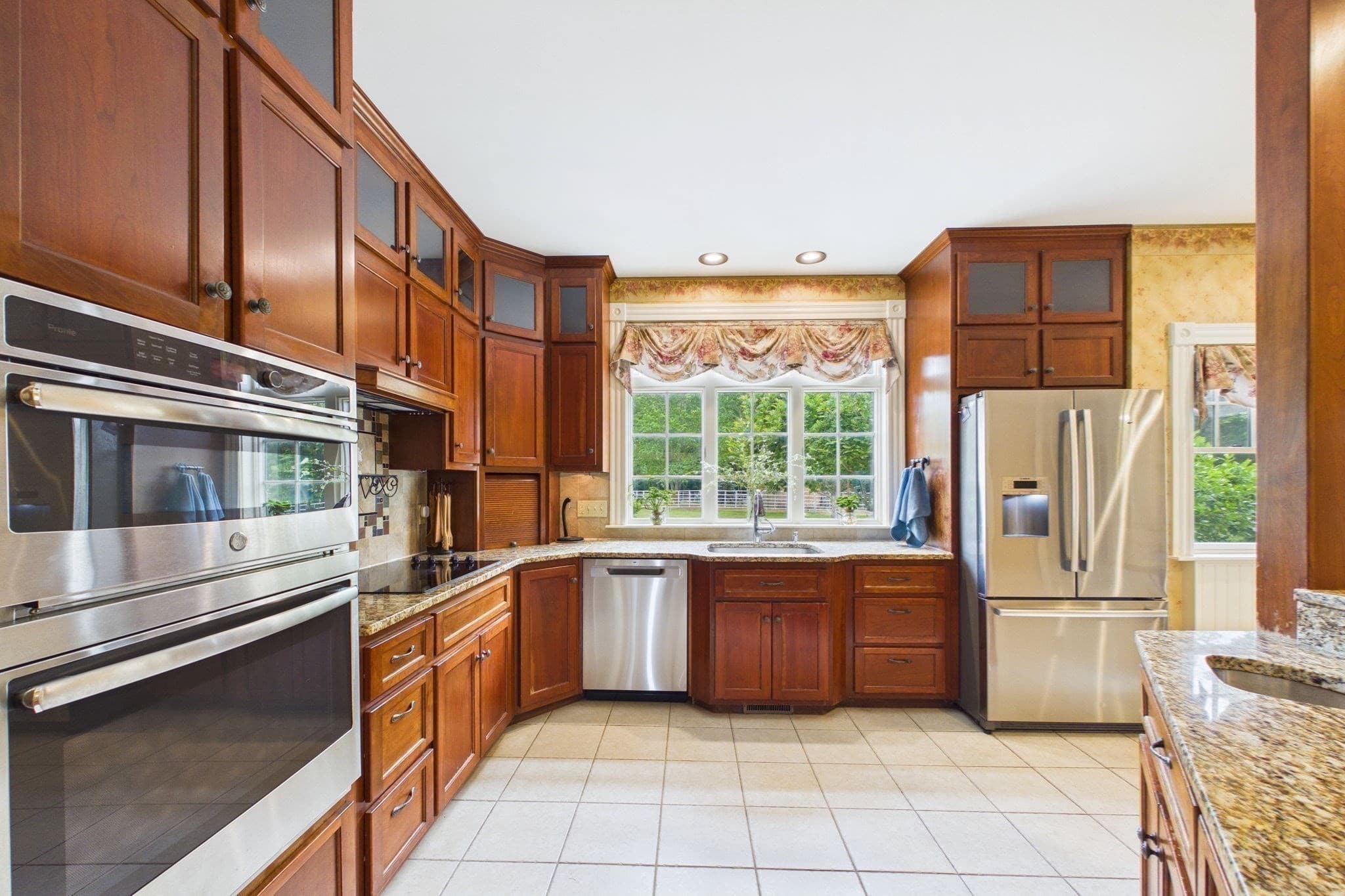 Equestrian at 545 Hazel St, Uxbridge MA 01569, photo 8 of 42