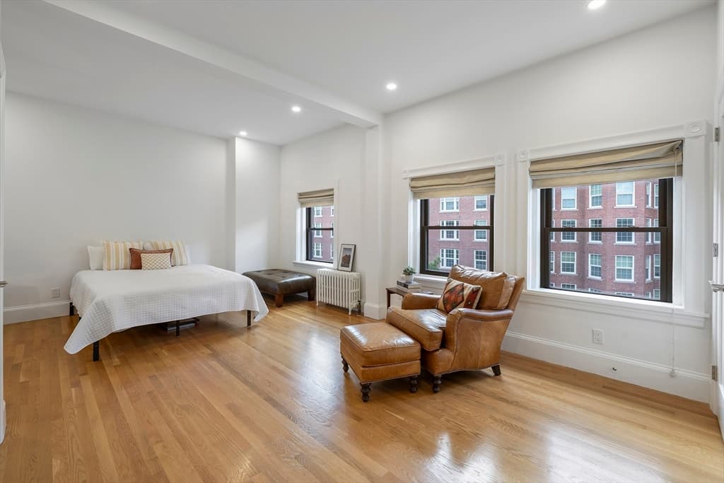Condominium at 31 Bay State Rd # 4, Boston MA 02215, photo 27 of 42