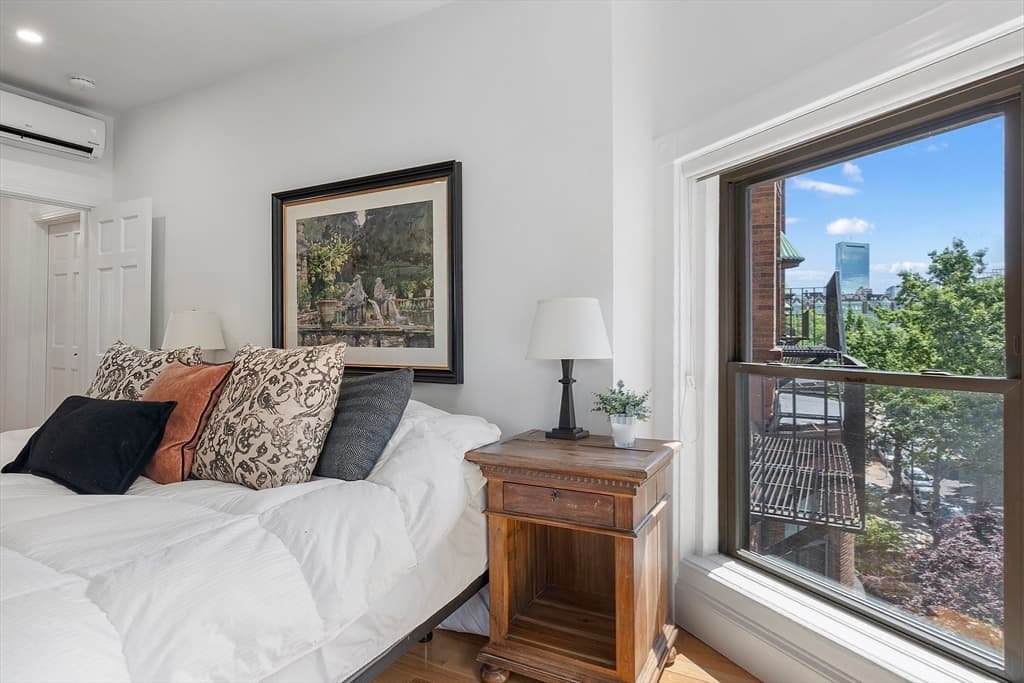 Condominium at 31 Bay State Rd # 4, Boston MA 02215, photo 17 of 42