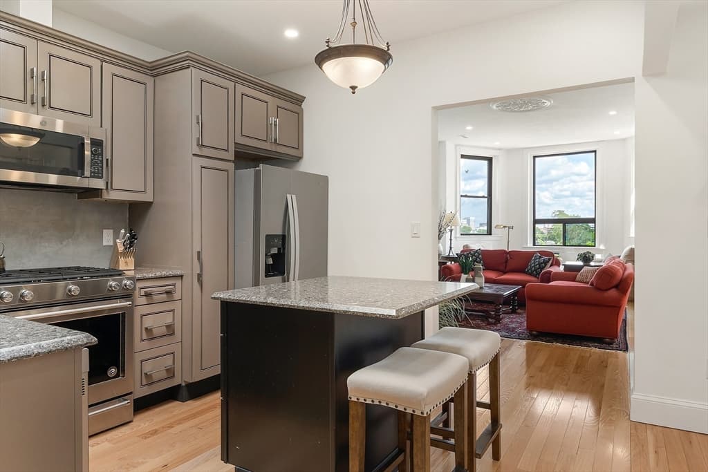 Condominium at 31 Bay State Rd # 4, Boston MA 02215, photo 12 of 42