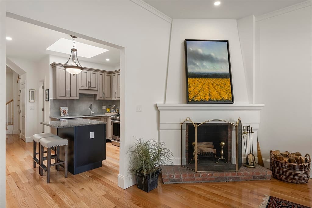 Condominium at 31 Bay State Rd # 4, Boston MA 02215, photo 9 of 42