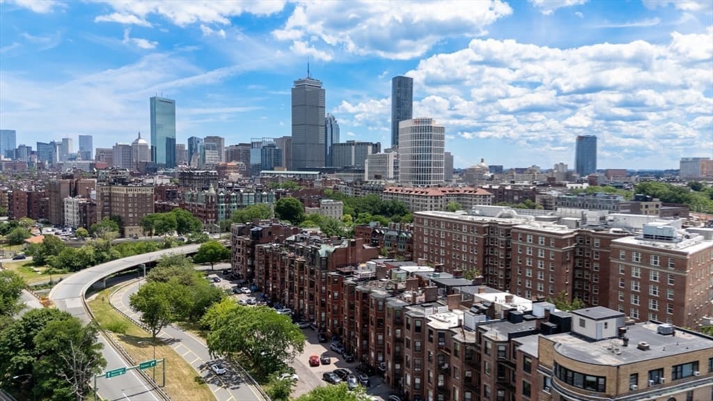 Condominium at 31 Bay State Rd # 4, Boston MA 02215, photo 38 of 42