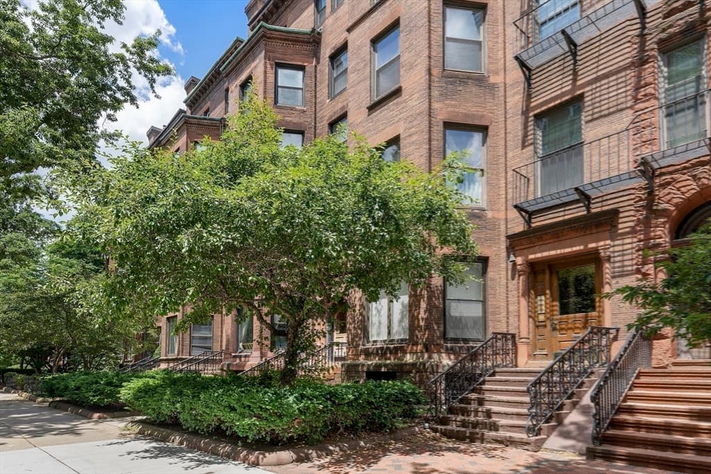 Condominium at 31 Bay State Rd # 4, Boston MA 02215, photo 41 of 42