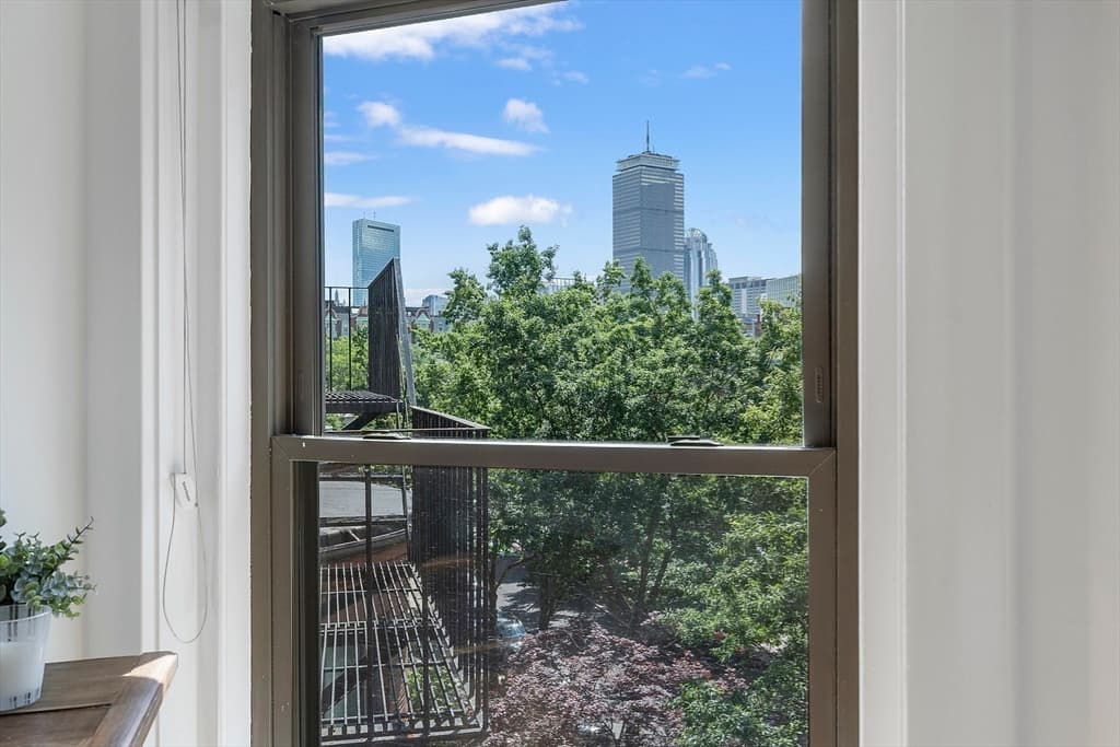 Condominium at 31 Bay State Rd # 4, Boston MA 02215, photo 19 of 42