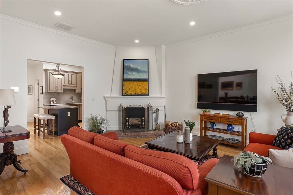 Condominium at 31 Bay State Rd # 4, Boston MA 02215, photo 8 of 42