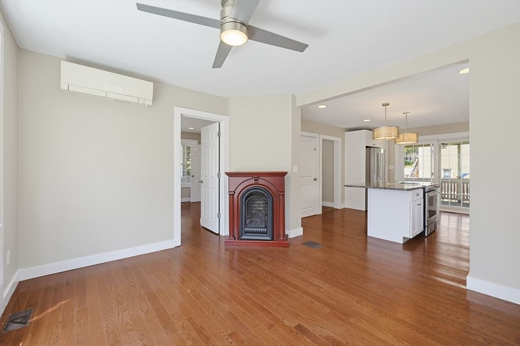 39 Johnston Avenue # 1, Northbridge MA 01588 photo 2