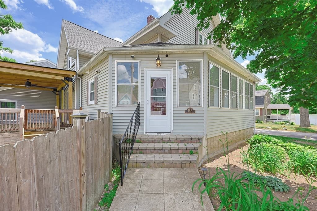 39 Johnston Avenue # 1, Northbridge MA 01588
