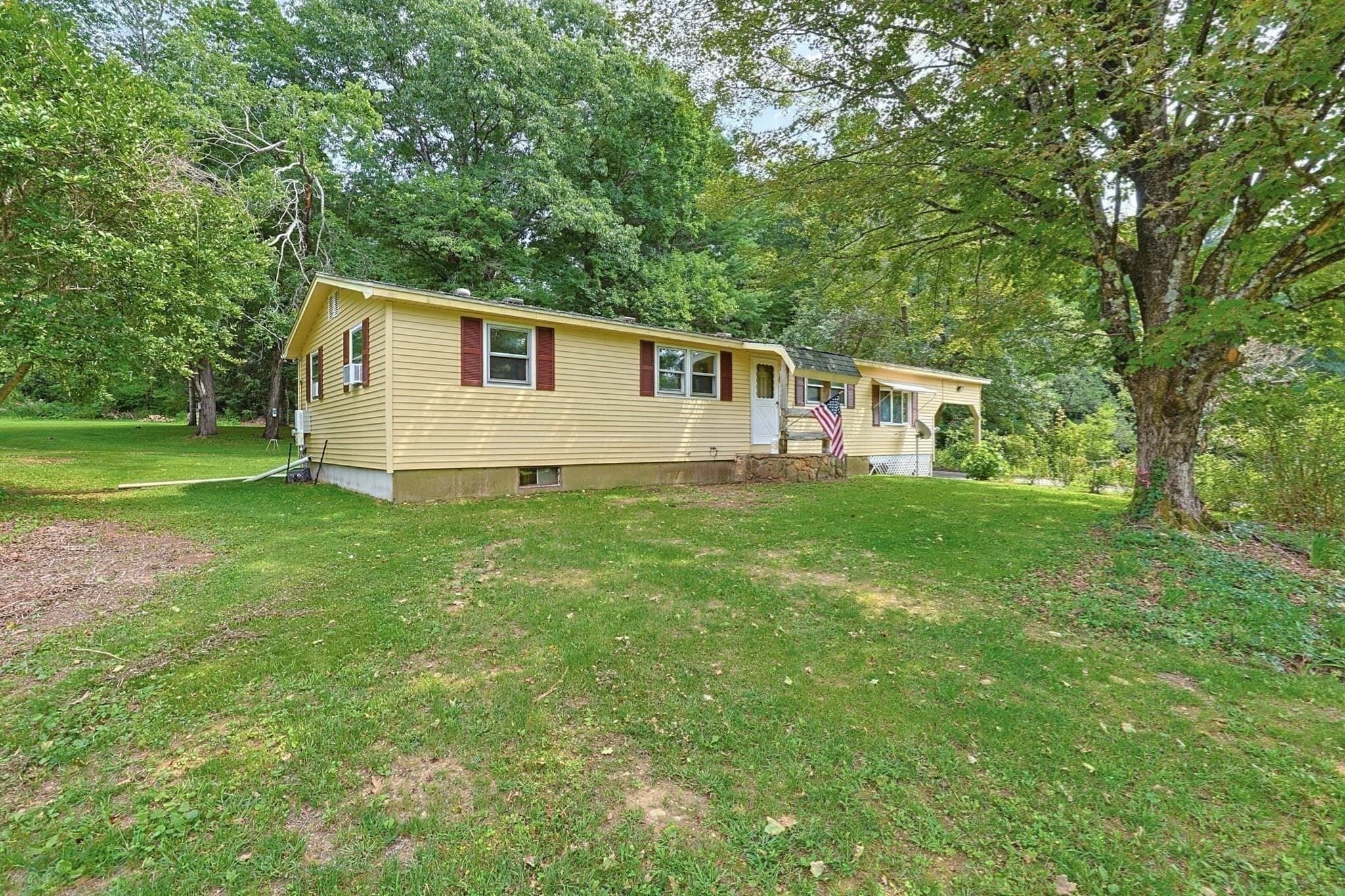 1075 West Brookfield Road, New Braintree MA 01531