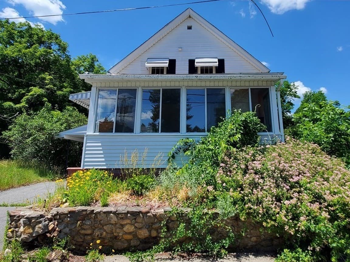 76 Aspen St, Ware MA 01082