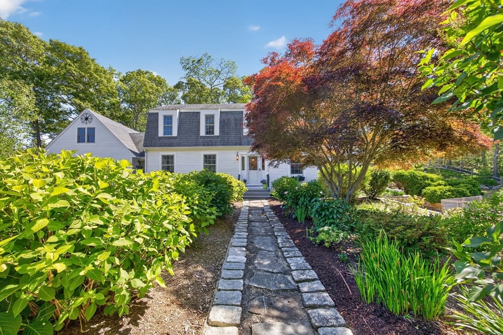 Single Family Residence at 7 Valley Road, Brewster MA 02631, Brewster, photo 5 of 42