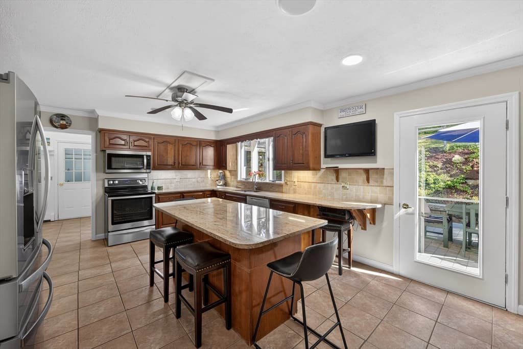 Single Family Residence at 7 Valley Road, Brewster MA 02631, Brewster, photo 11 of 42