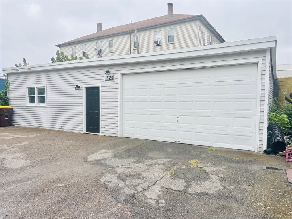 172 Nashua St, Fall River MA 02721 photo 2