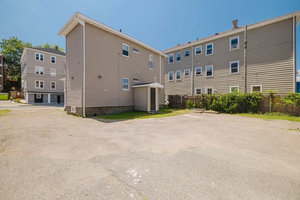 172 Nashua St, Fall River MA 02721 photo 42