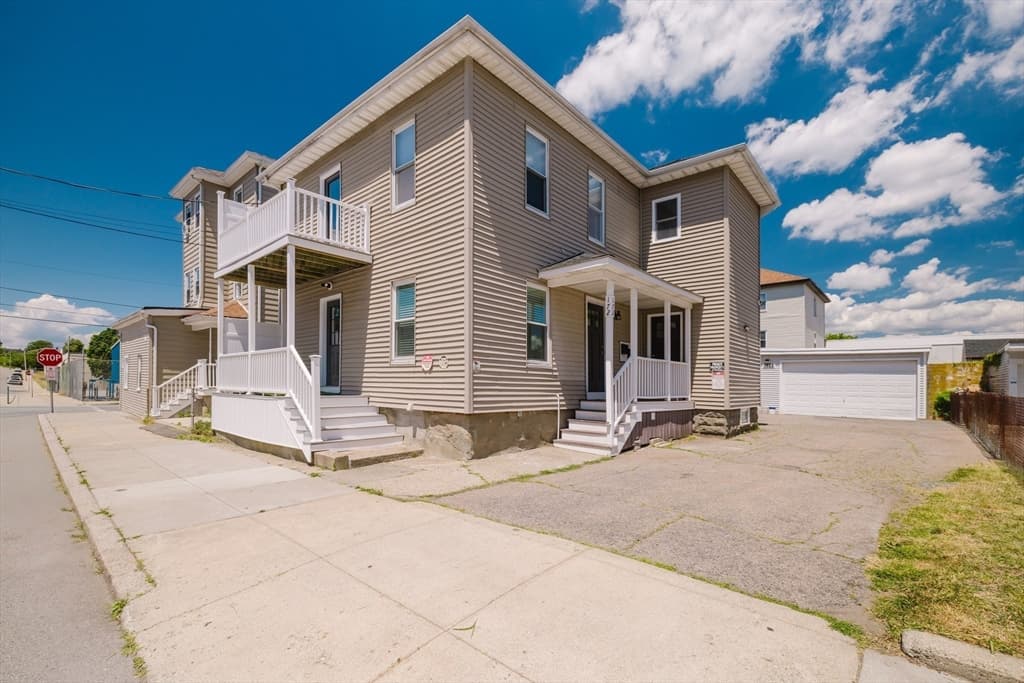 172 Nashua St, Fall River MA 02721