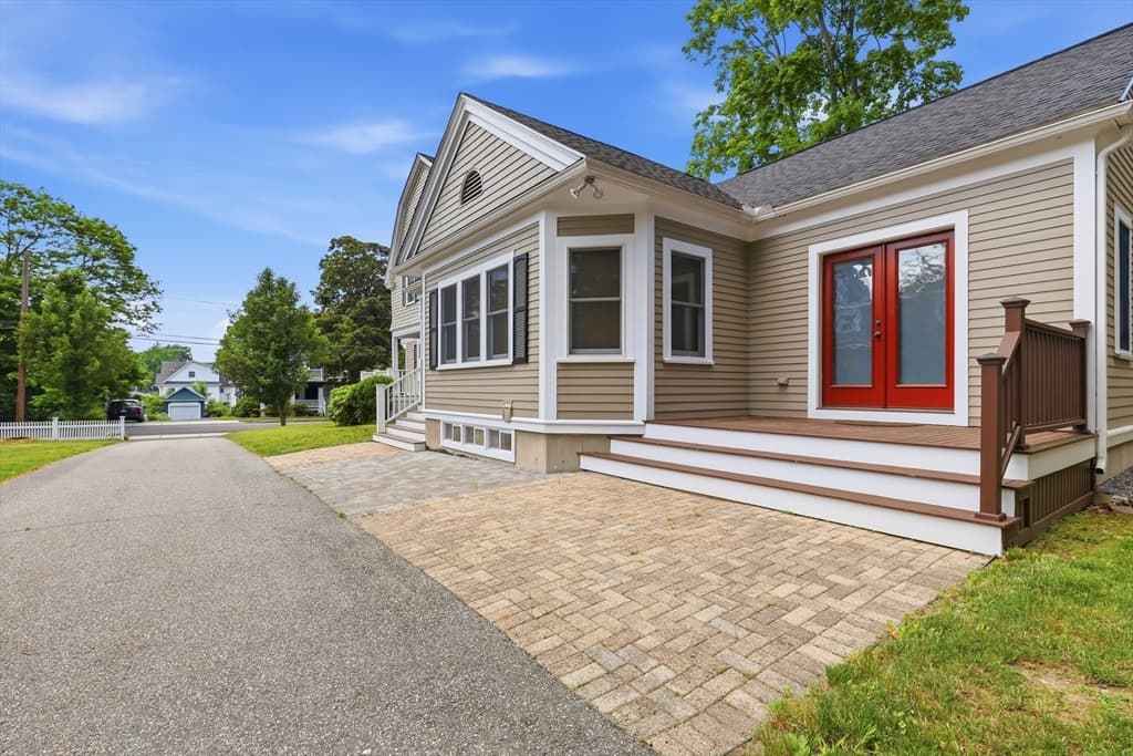 Single Family Residence at 10 Wolcott Ave, Andover MA 01810, photo 35 of 37