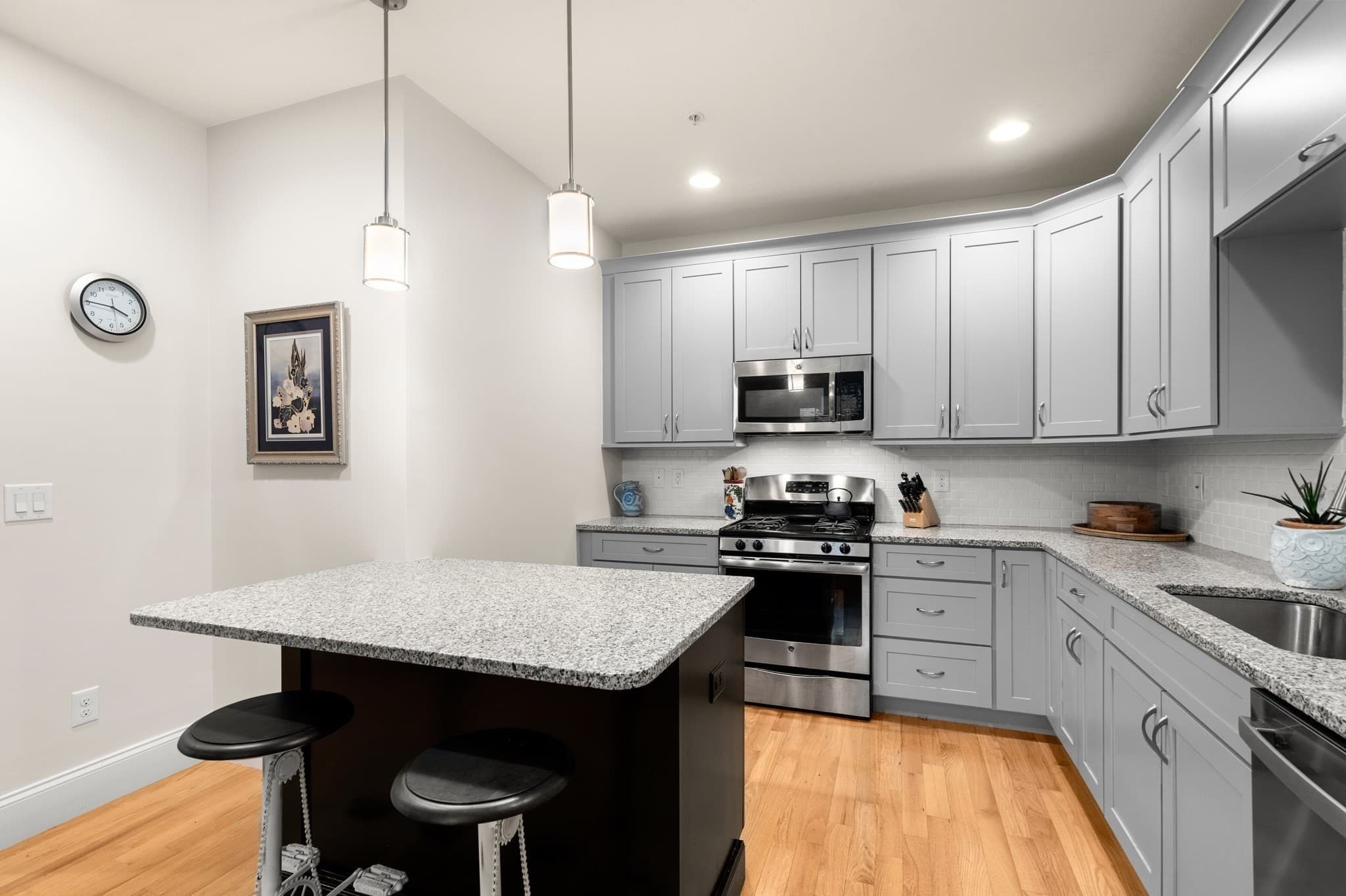 Single Family Residence at 1 Green Ln # 1, Framingham MA 01701, photo 6 of 36