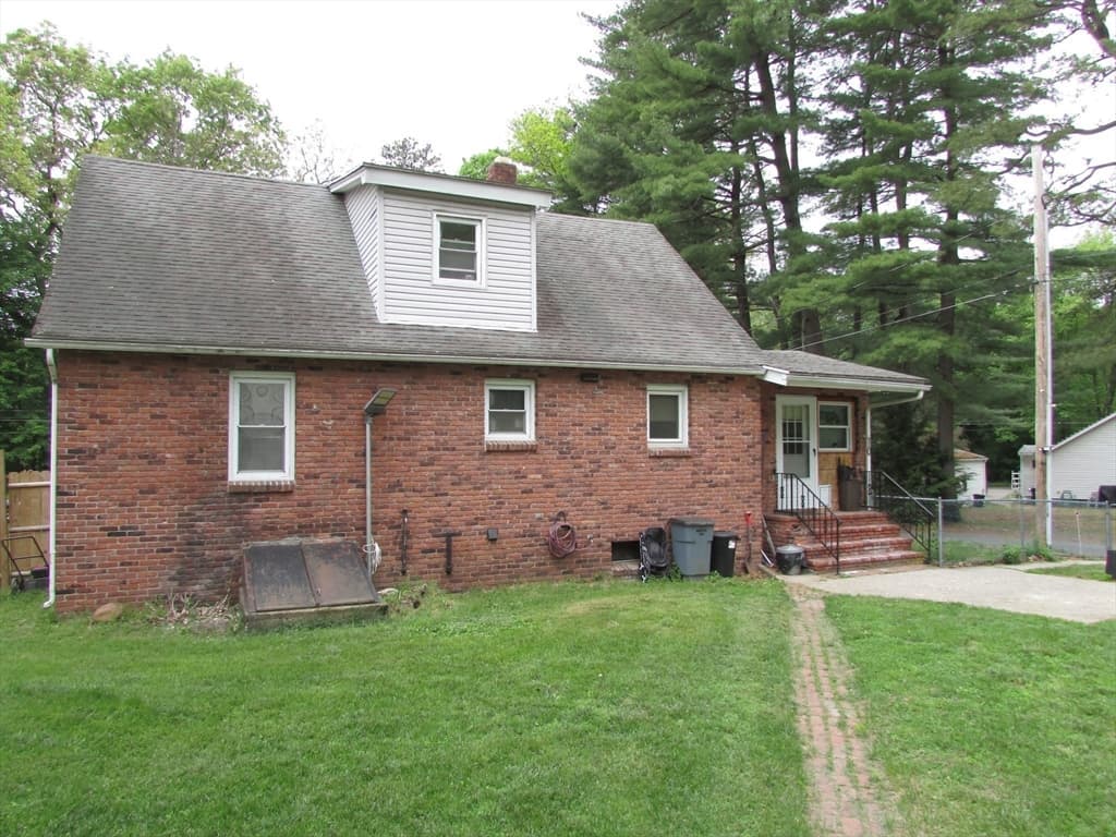 Multi Family at 10 Bartlett St, South Hadley MA 01075, South Hadley, photo 6 of 41