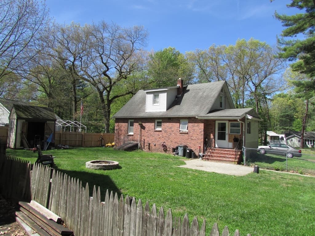 Multi Family at 10 Bartlett St, South Hadley MA 01075, South Hadley, photo 7 of 41