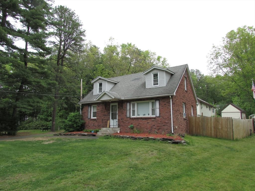 Multi Family at 10 Bartlett St, South Hadley MA 01075, South Hadley, photo 4 of 41