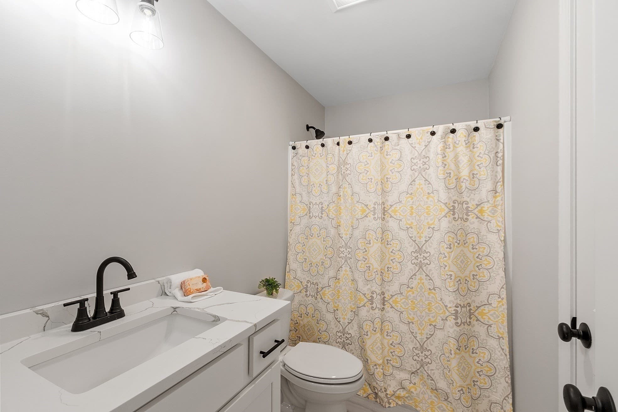 Condominium at 792 Massachusetts Avenue # 792, Lunenburg MA 01462, photo 32 of 42