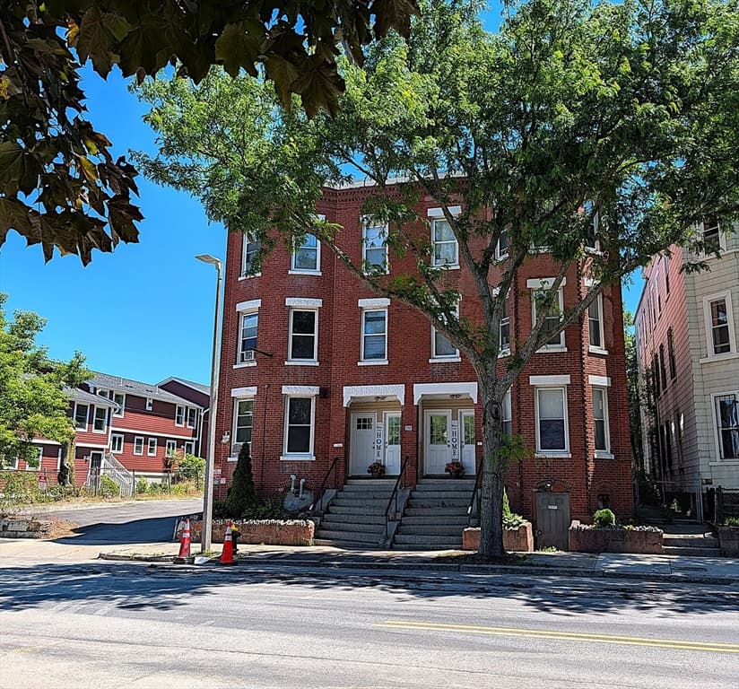 5-9 Family at 140-142 Blue Hill Ave, Boston MA 02119, photo 2 of 31