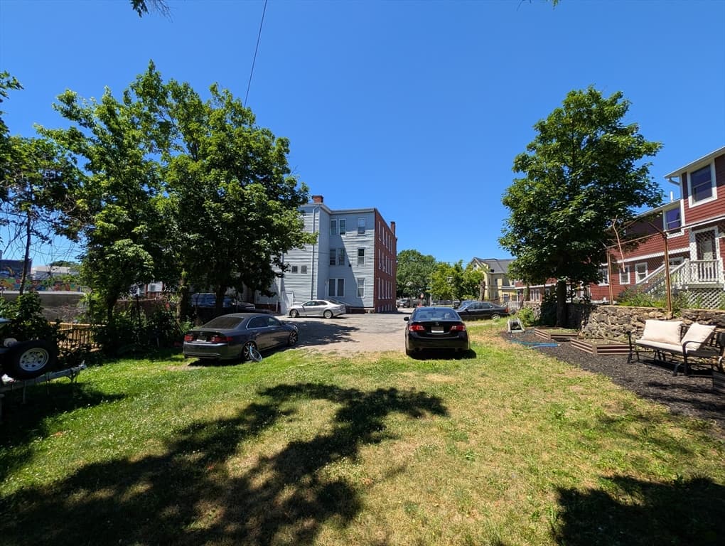 5-9 Family at 140-142 Blue Hill Ave, Boston MA 02119, photo 16 of 31