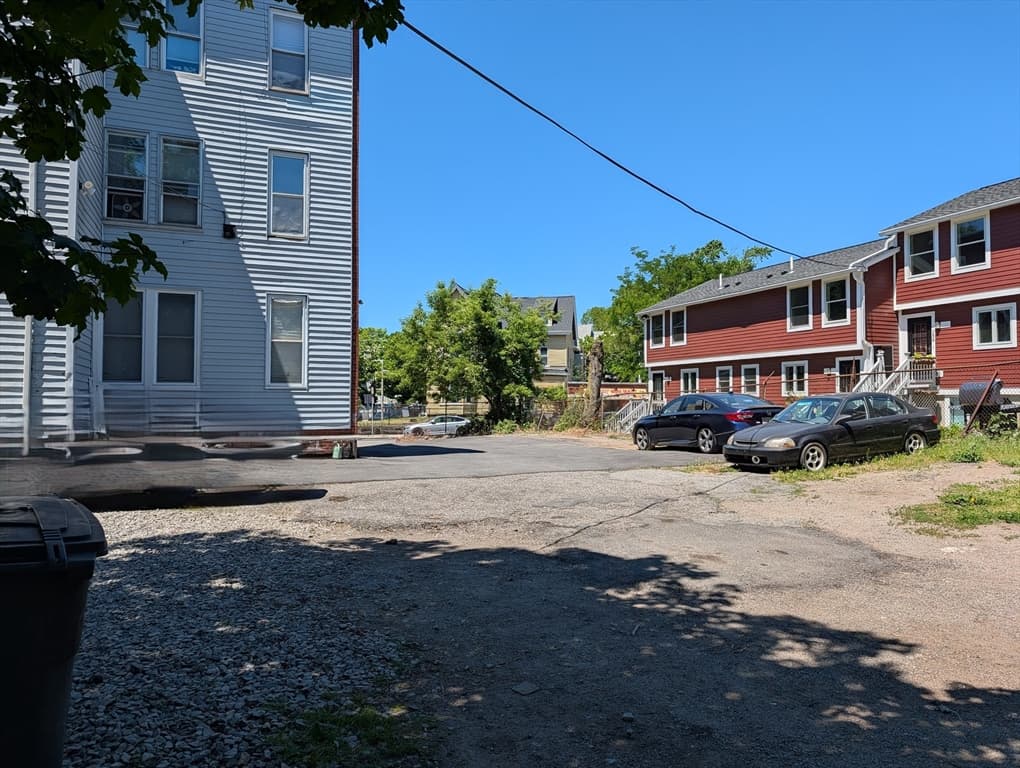 5-9 Family at 140-142 Blue Hill Ave, Boston MA 02119, photo 10 of 31