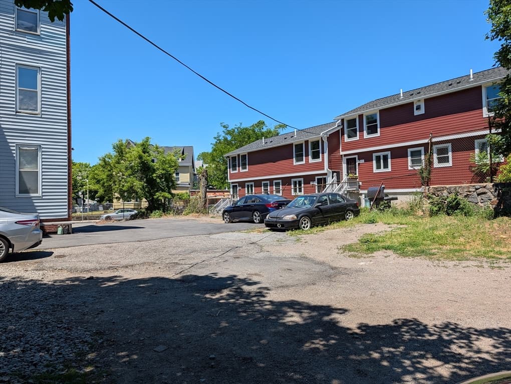 5-9 Family at 140-142 Blue Hill Ave, Boston MA 02119, photo 14 of 31