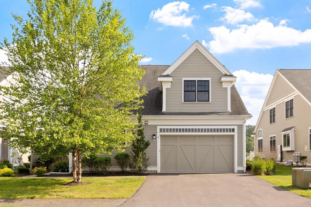 14 Millstone Dr # 14, Sherborn MA 01770