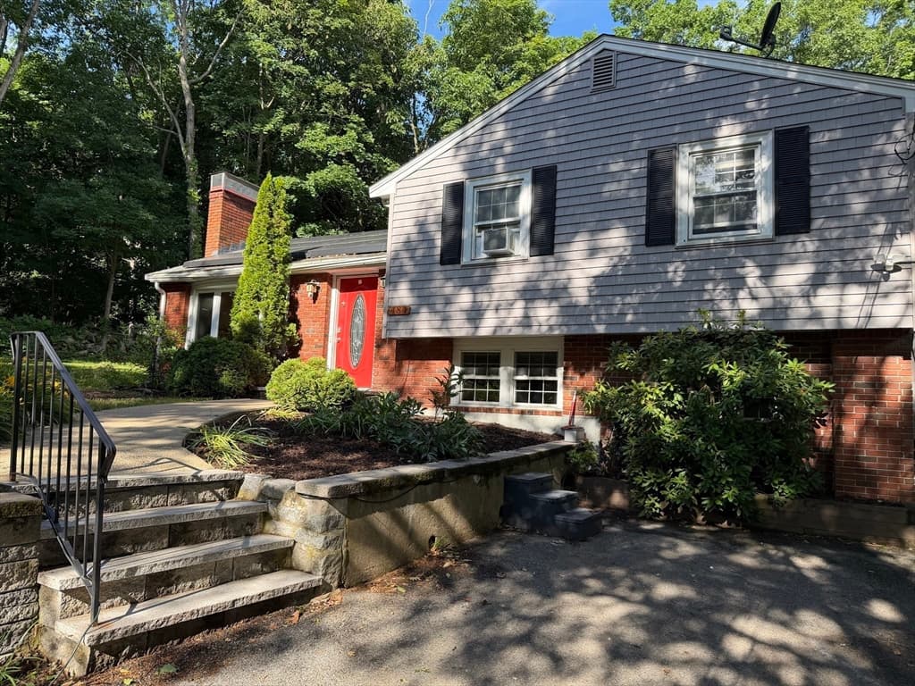 484 Essex, Weymouth MA 02188