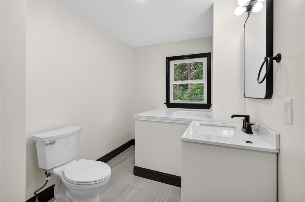 Single Family Residence at 80 Brigham Ave, Dracut MA 01826, photo 9 of 39